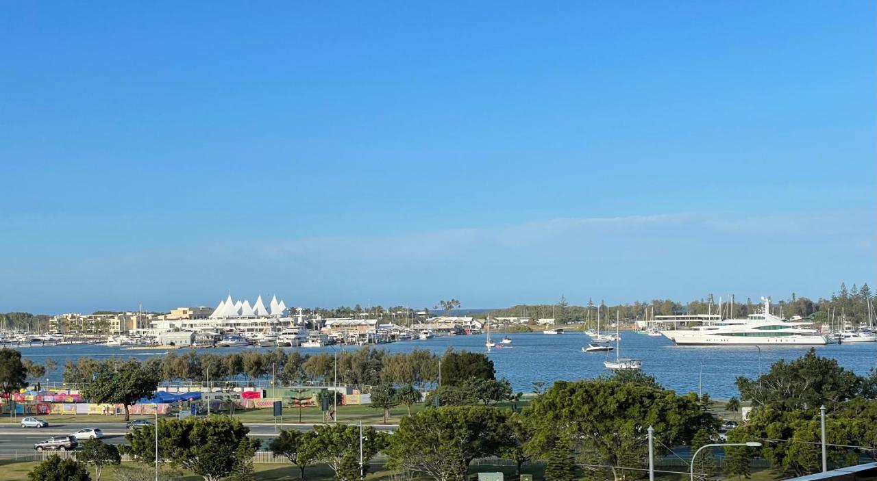 Marina Ocean View At The Shores Gold Coast Extérieur photo